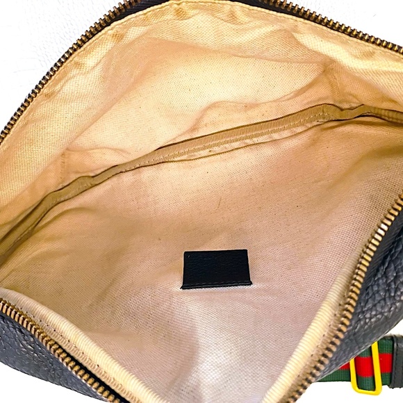 EXTREMELY RARE XXL Gucci Black Gucci Printed Bum Bag Crossbody Italian Calfskin. - Picture 7 of 16
